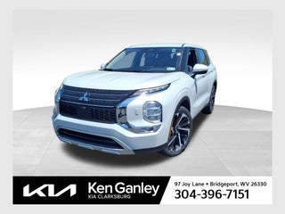 2023 Mitsubishi Outlander Base
