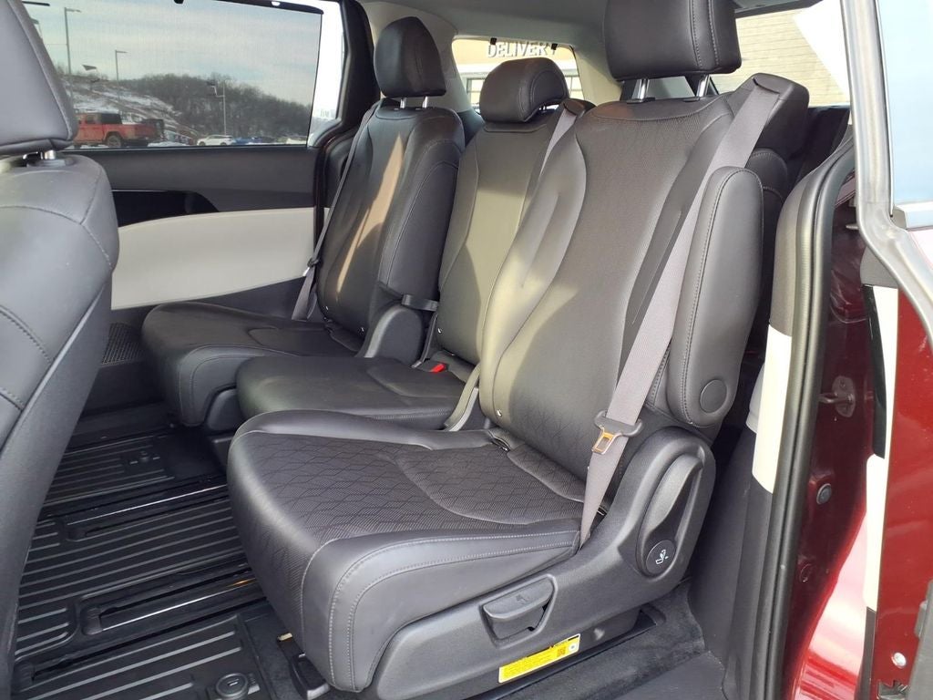2024 Kia Carnival SX