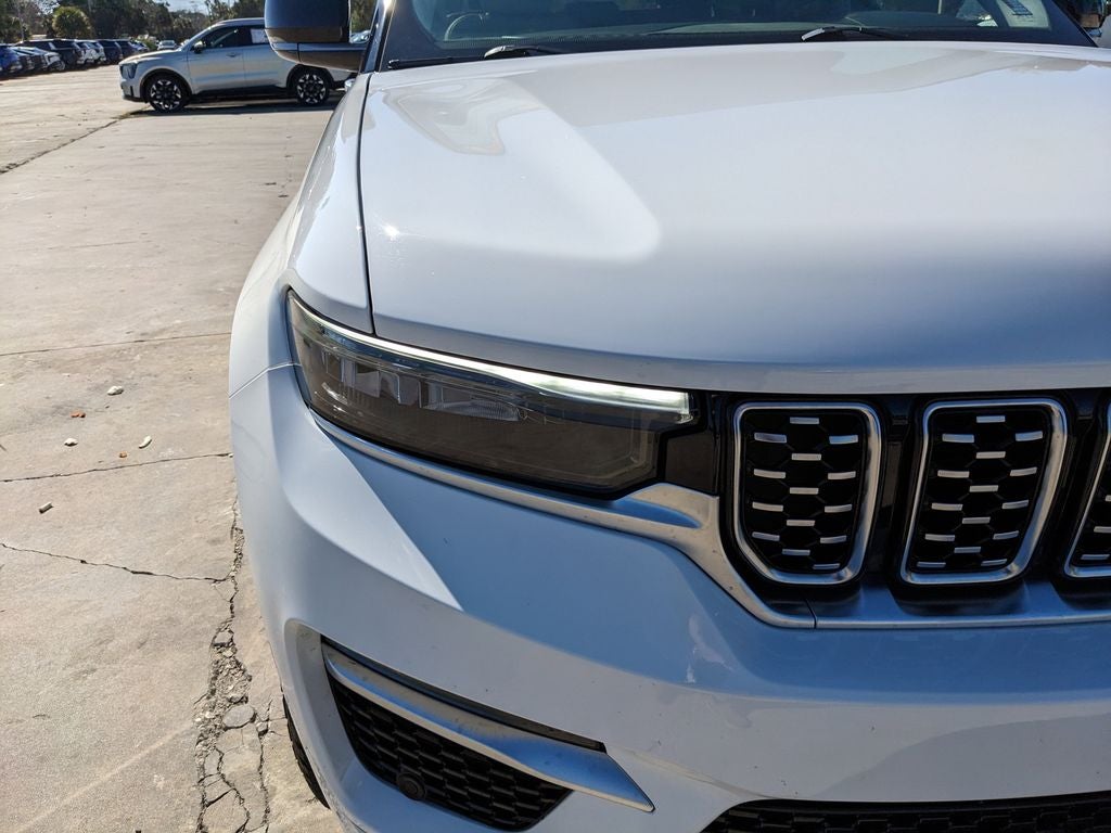 2022 Jeep Grand Cherokee Summit