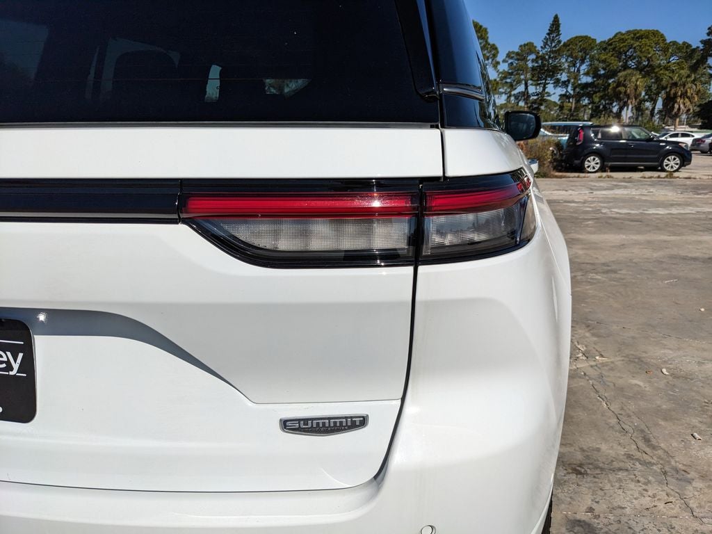 2022 Jeep Grand Cherokee Summit
