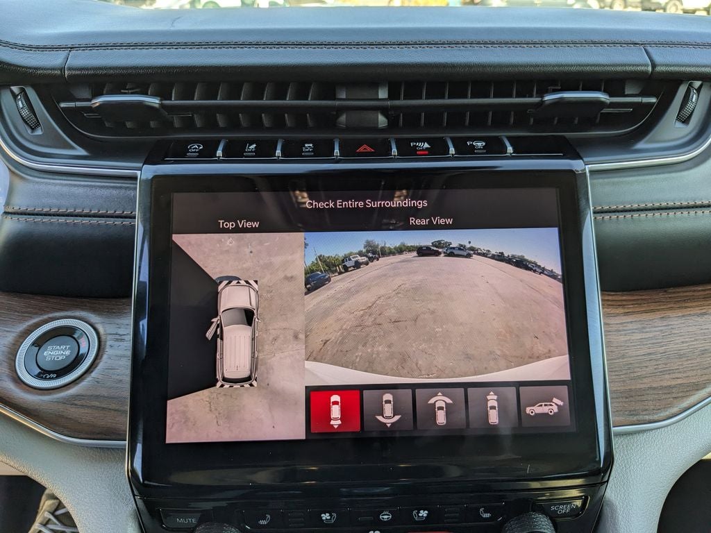 2022 Jeep Grand Cherokee Summit