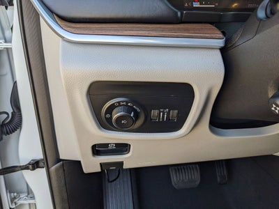 2022 Jeep Grand Cherokee Summit