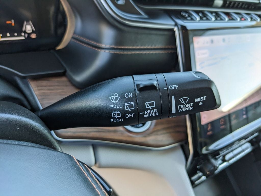 2022 Jeep Grand Cherokee Summit