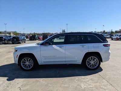 2022 Jeep Grand Cherokee Summit