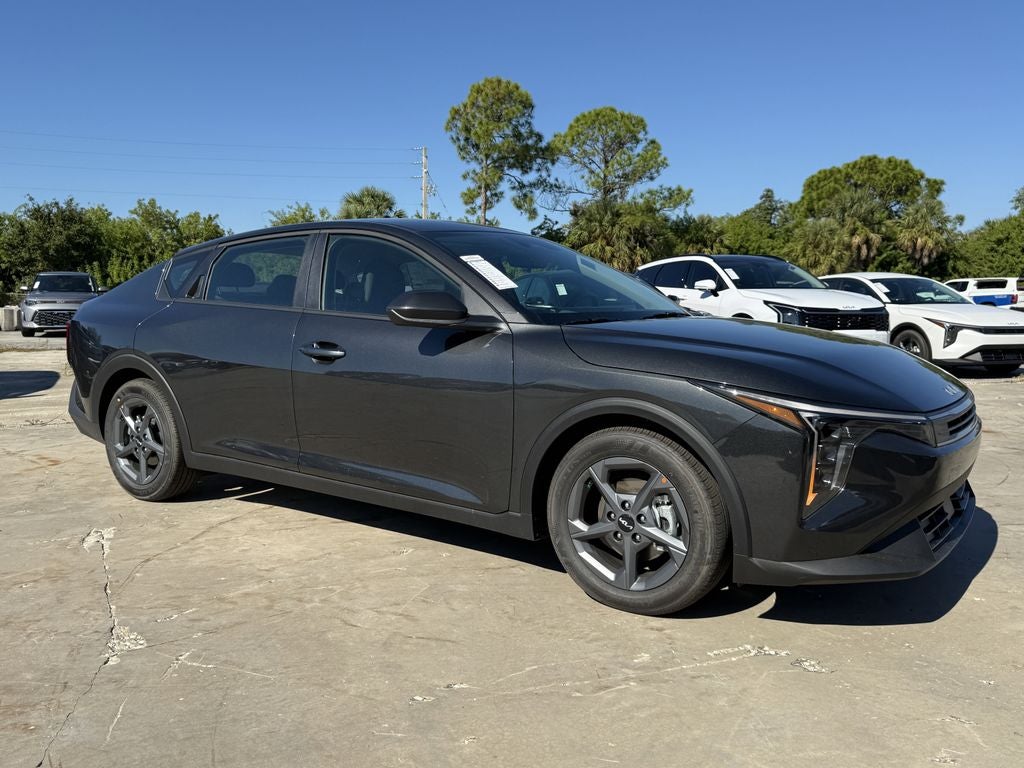 2025 Kia K4 LXS