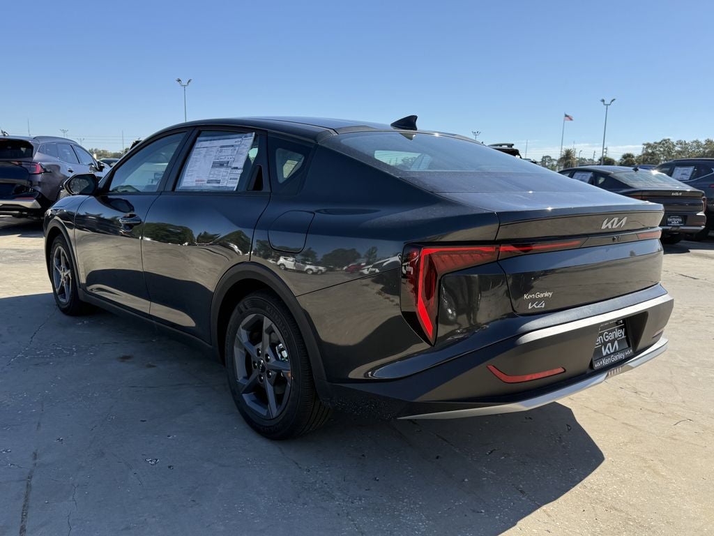 2025 Kia K4 LXS