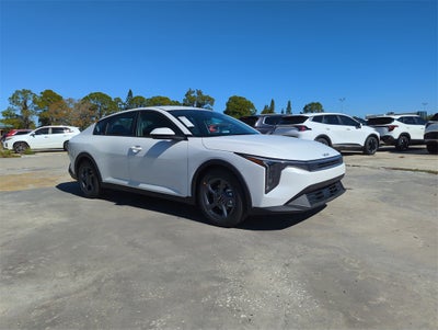 2026 Kia K4 LXS