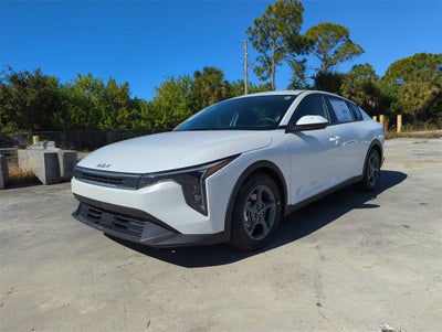 2026 Kia K4 LXS