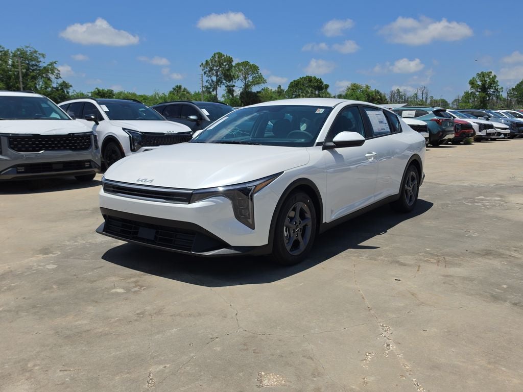 2026 Kia K4 LXS