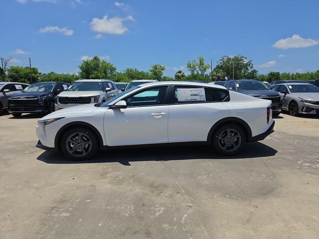 2026 Kia K4 LXS
