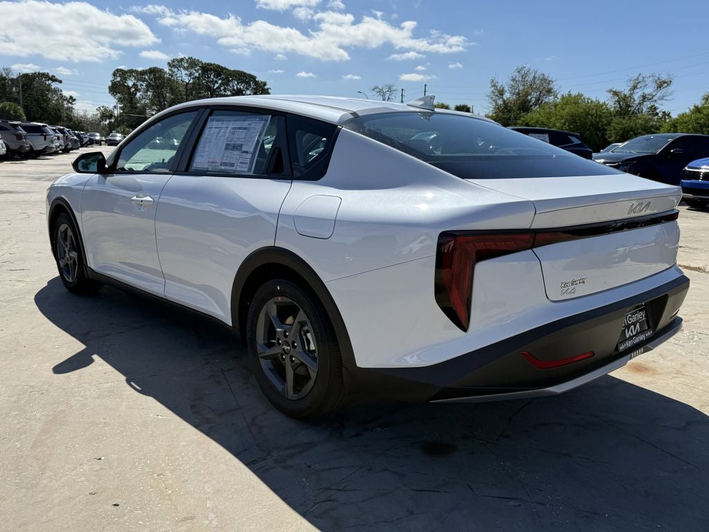2025 Kia K4 LXS
