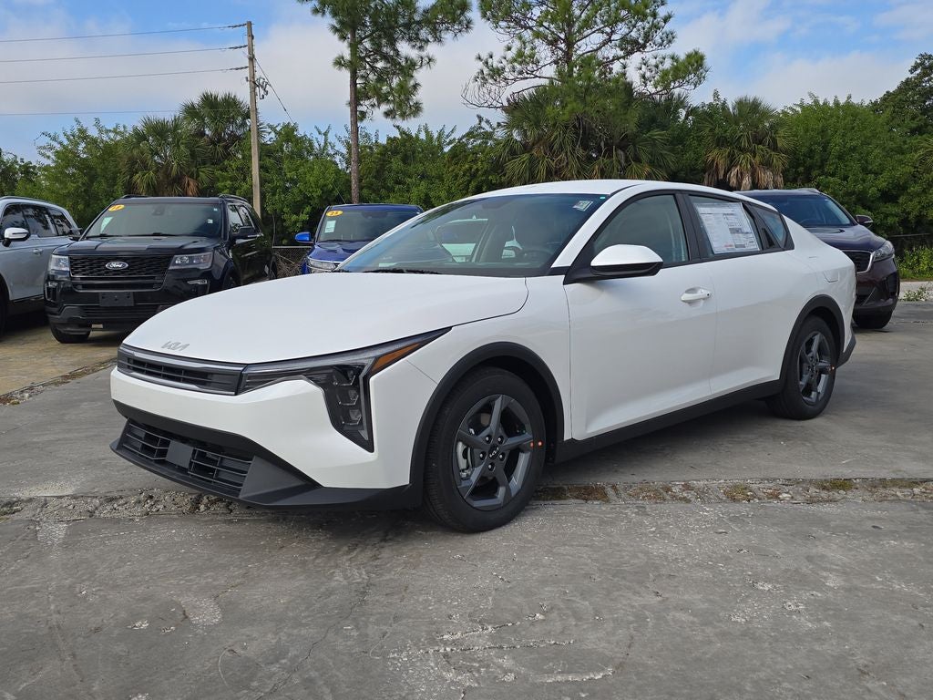 2025 Kia K4 LXS