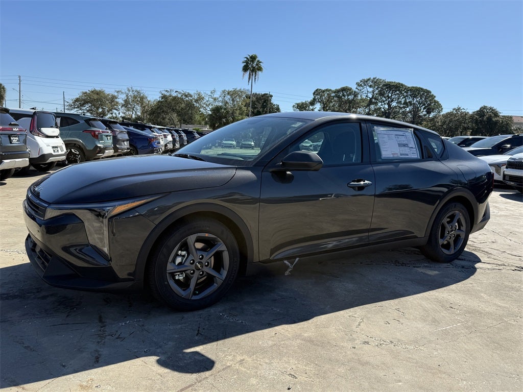 2025 Kia K4 LXS