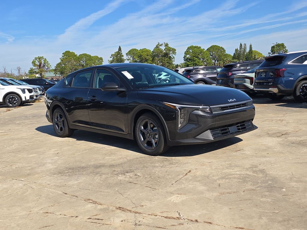 2025 Kia K4 LXS