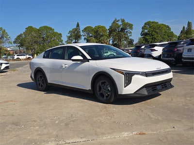 2025 Kia K4 LXS