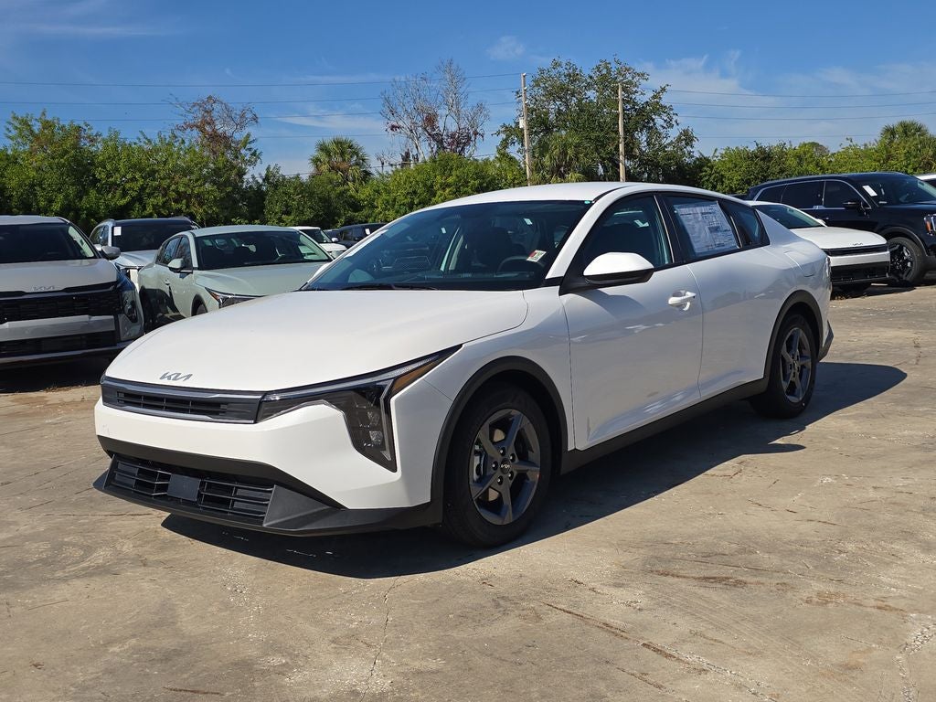 2025 Kia K4 LXS
