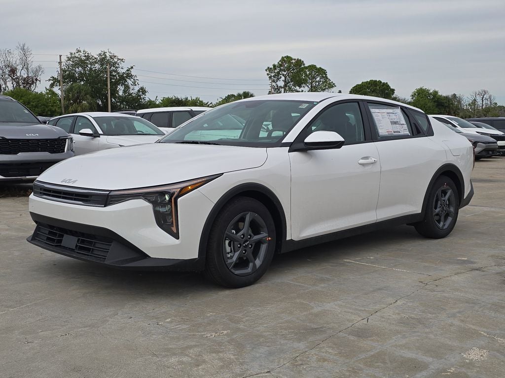 2025 Kia K4 LXS
