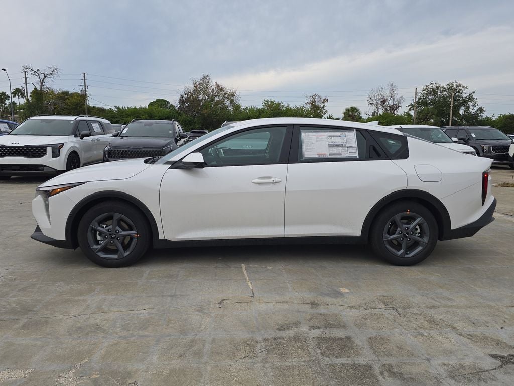 2025 Kia K4 LXS