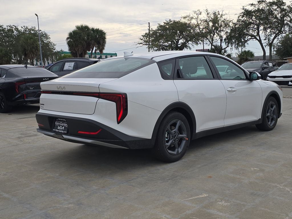2025 Kia K4 LXS