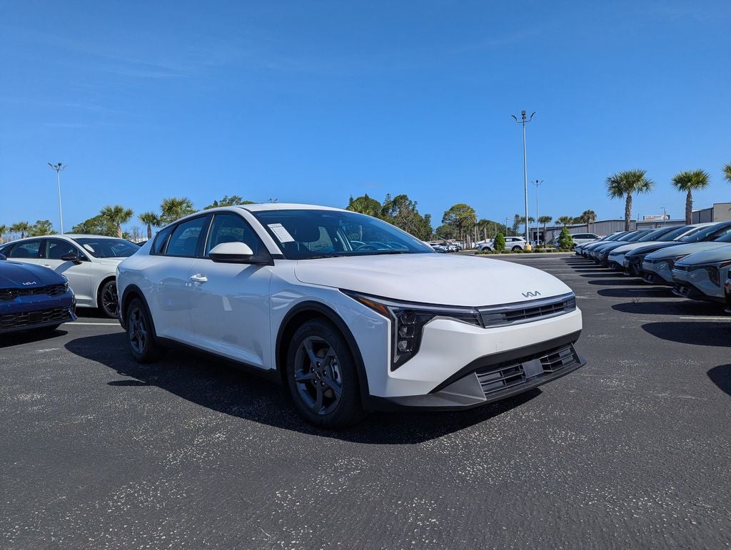 2026 Kia K4 LXS