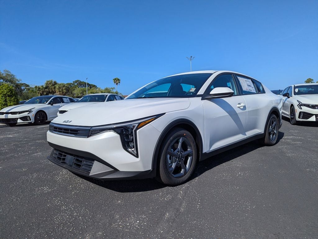 2026 Kia K4 LXS
