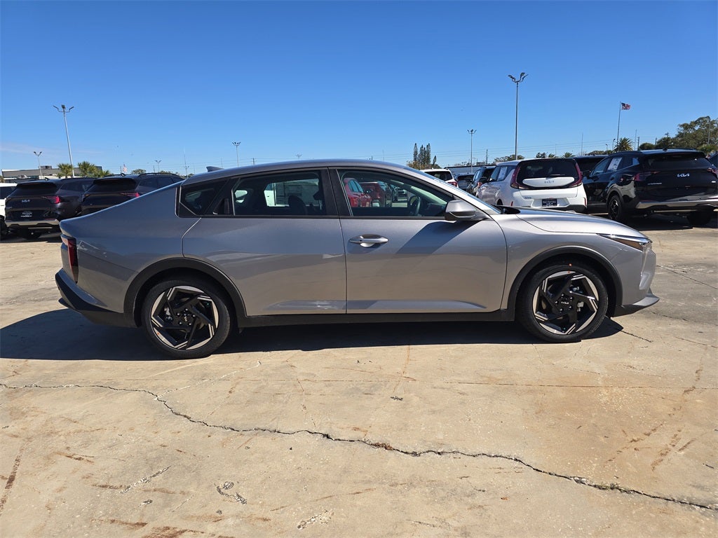 2026 Kia K4 EX