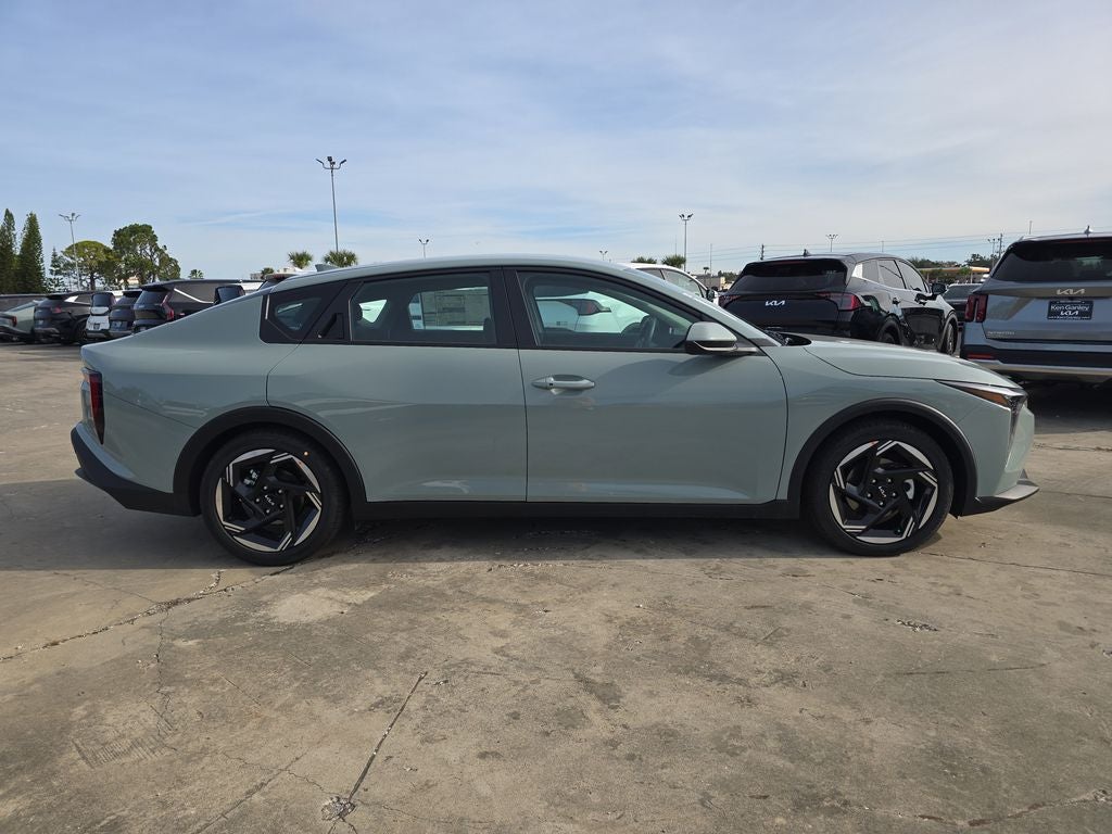 2025 Kia K4 EX