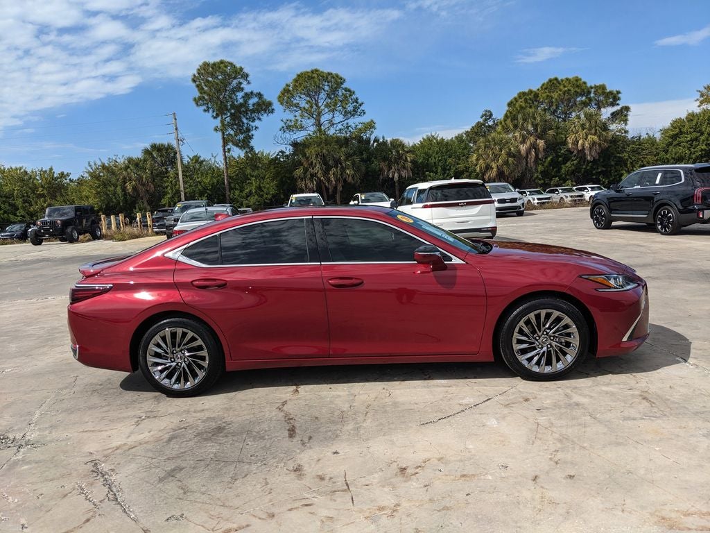 2024 Lexus ES 300h Luxury