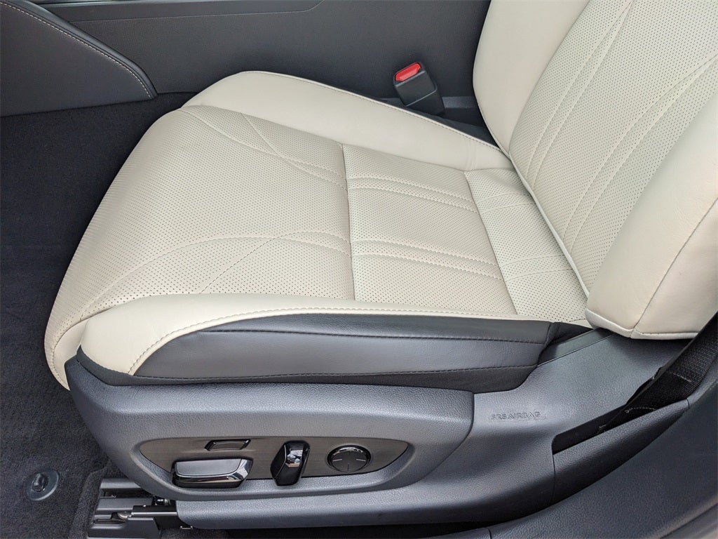 2024 Lexus ES 300h Luxury