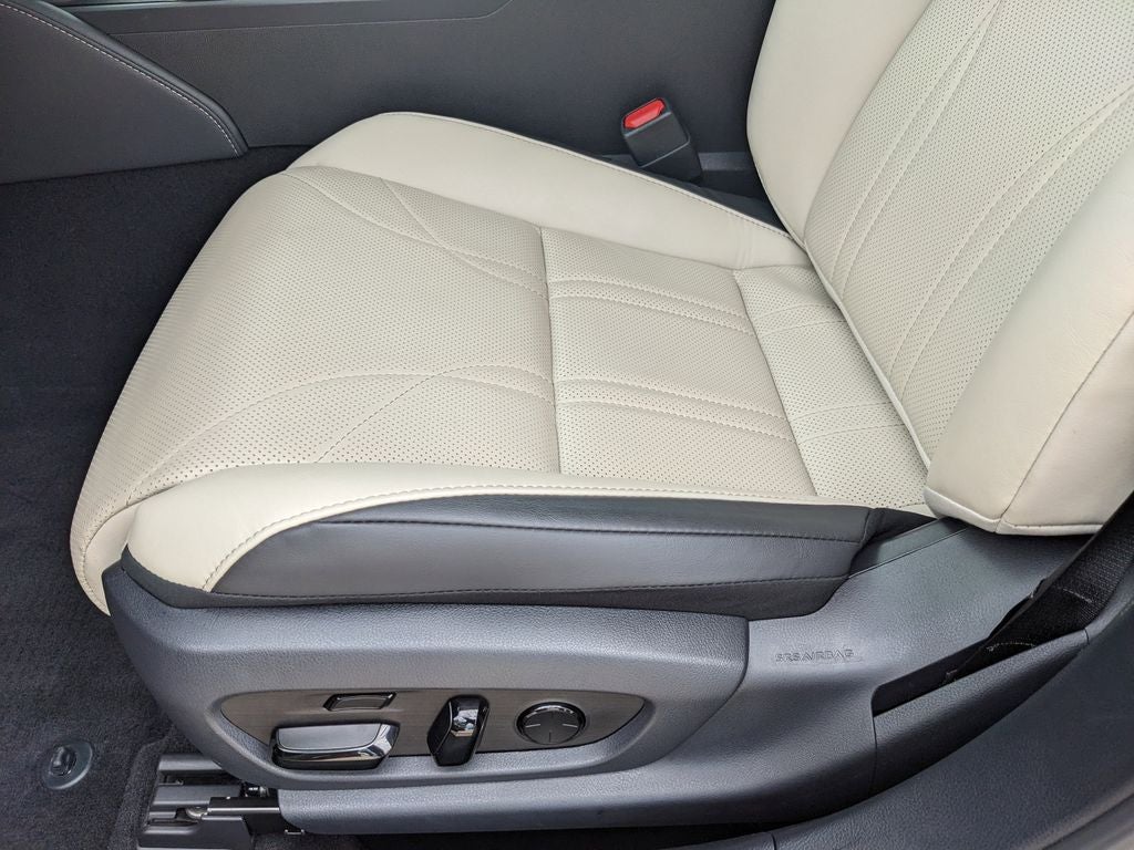 2024 Lexus ES 300h Luxury