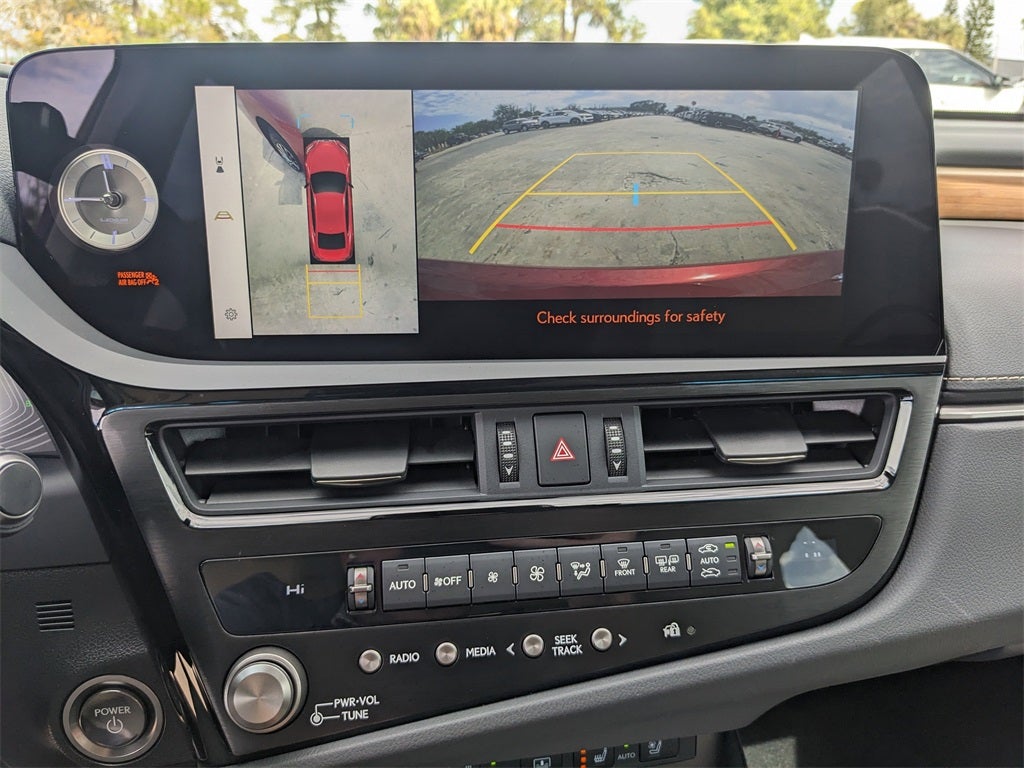 2024 Lexus ES 300h Luxury