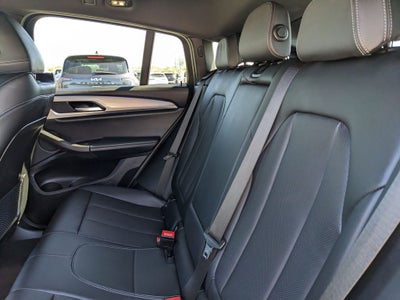 2025 BMW X4 xDrive30i