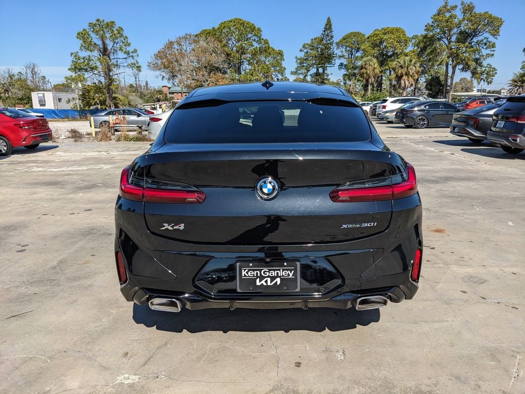 2025 BMW X4 xDrive30i