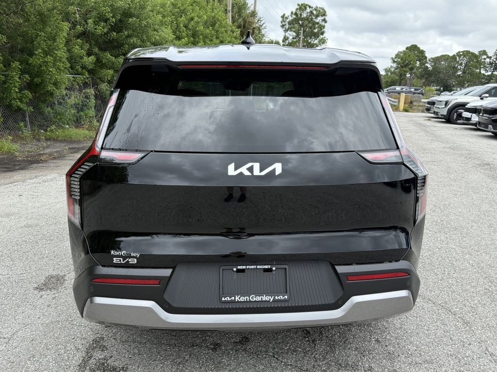 2026 Kia EV9 Light