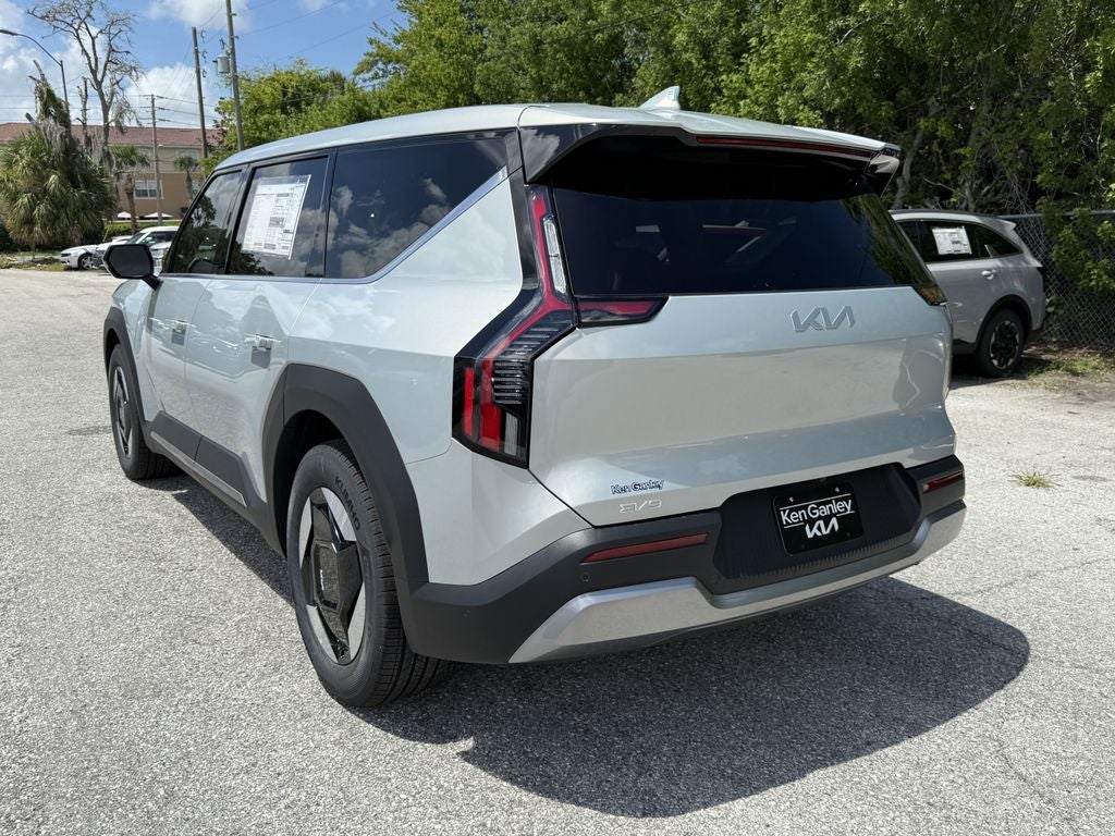 2026 Kia EV9 Light