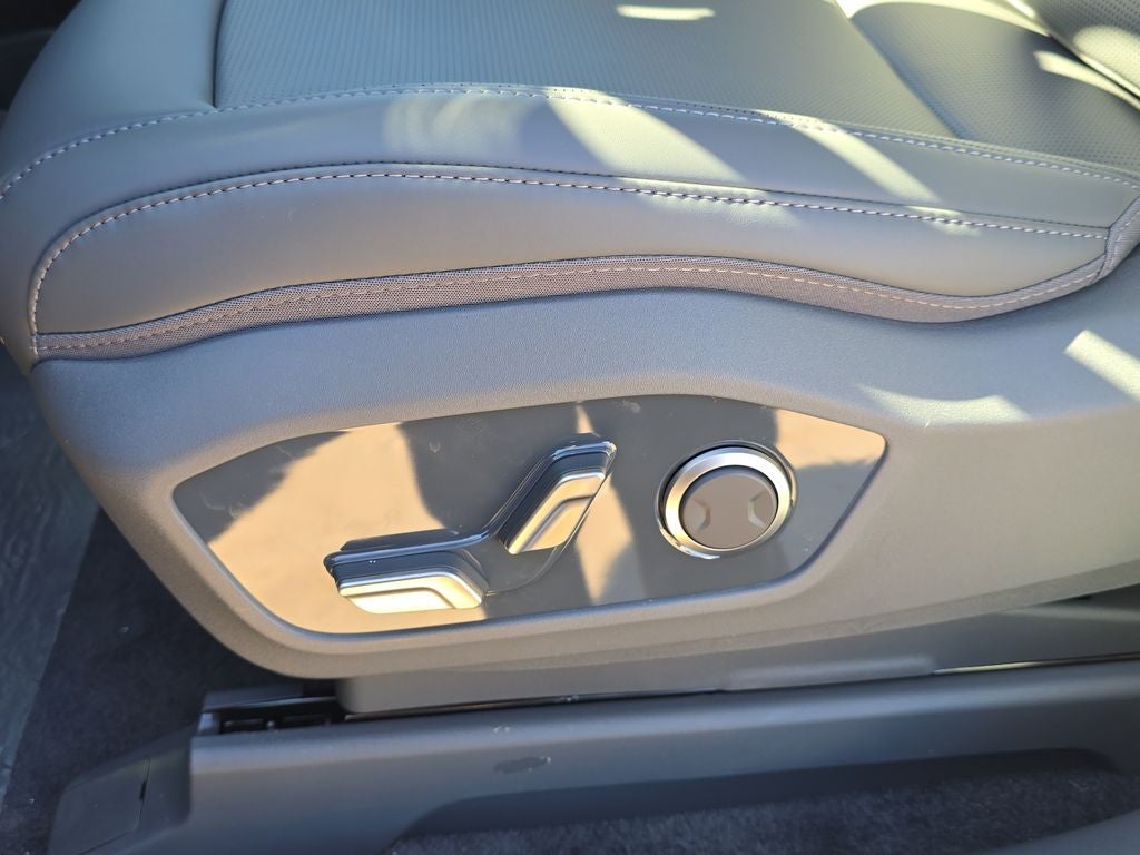 2026 Kia EV9 Light