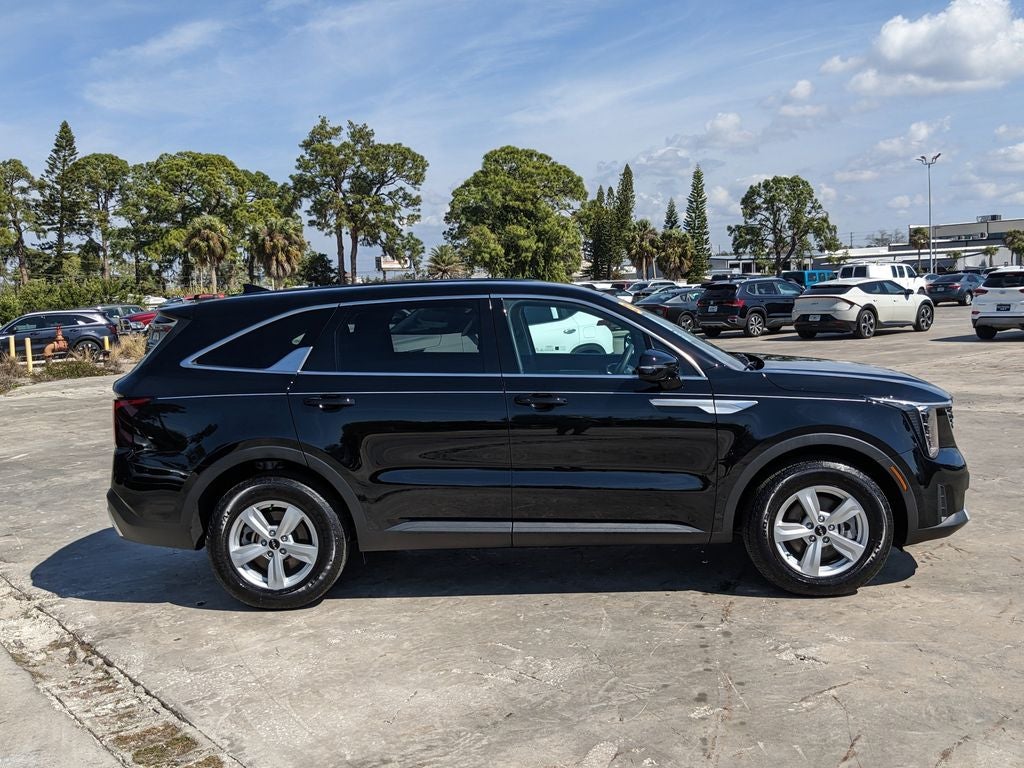 2025 Kia Sorento LX