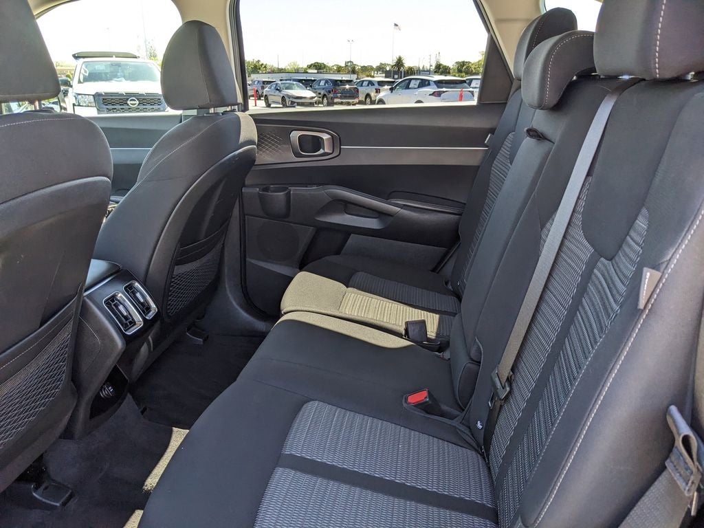 2025 Kia Sorento LX