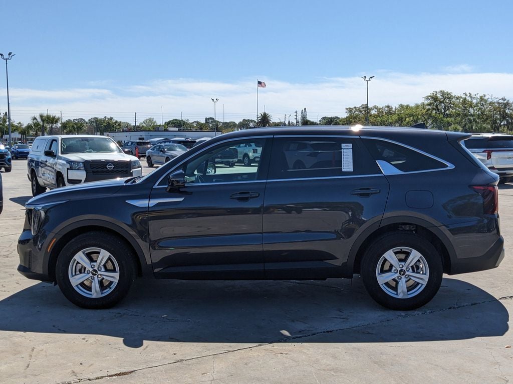 2025 Kia Sorento LX