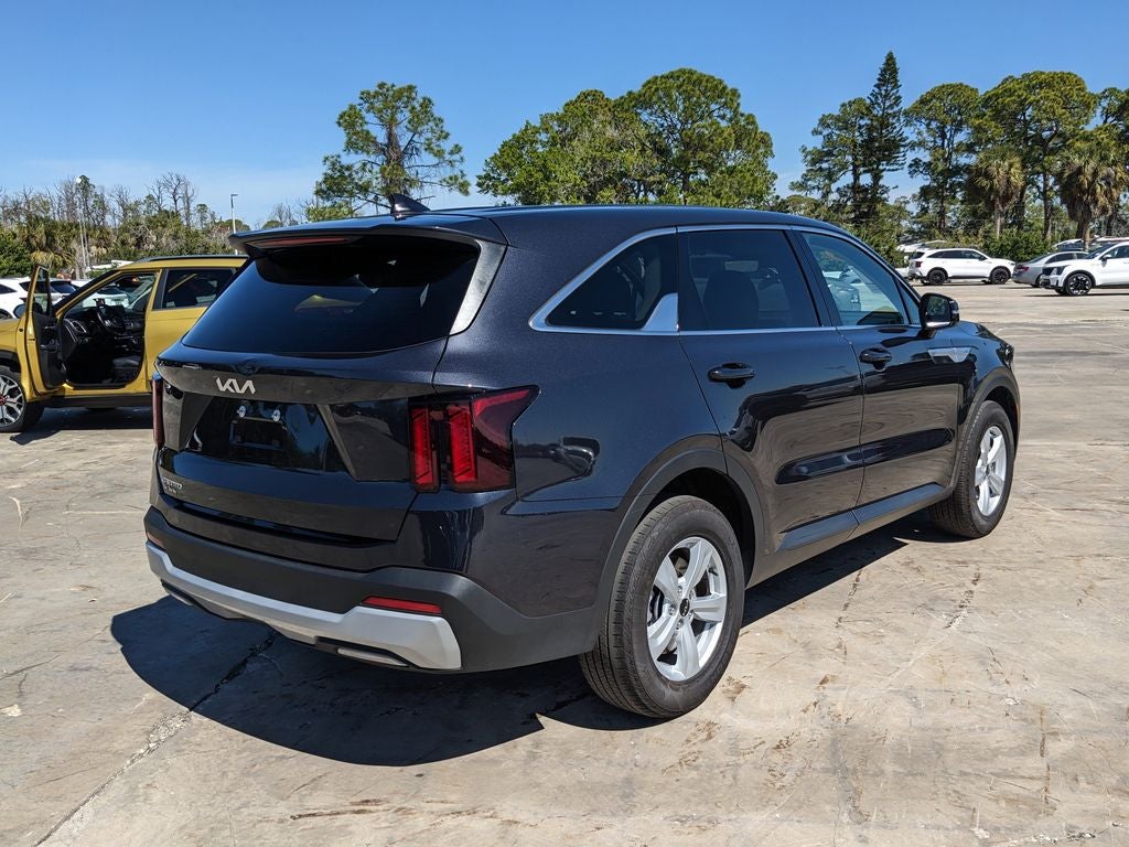 2025 Kia Sorento LX