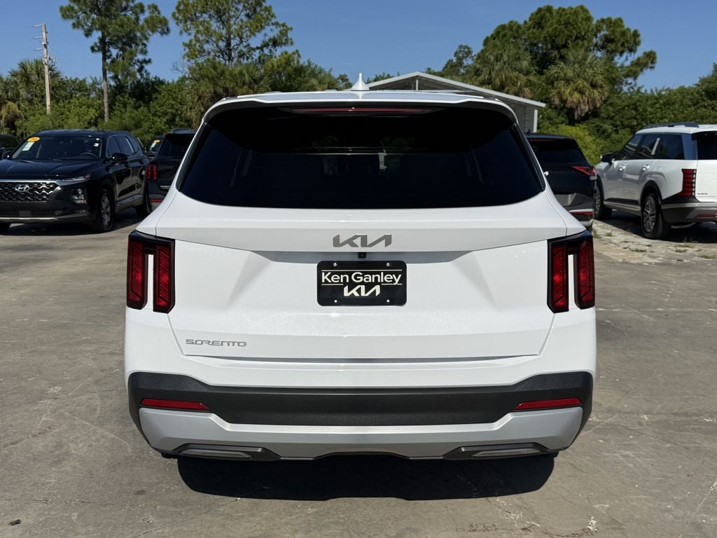 2025 Kia Sorento LX