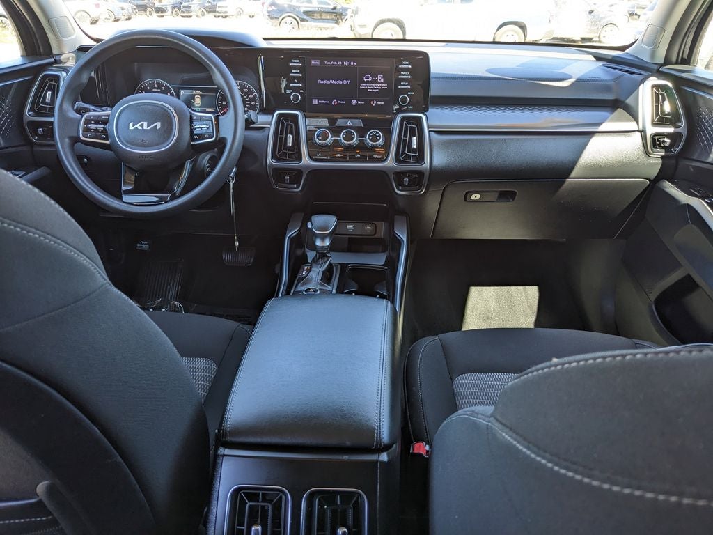2022 Kia Sorento LX
