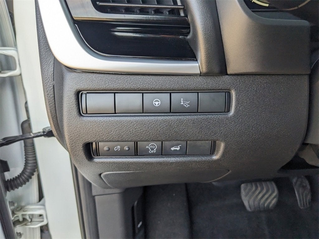 2025 Nissan Rogue SL