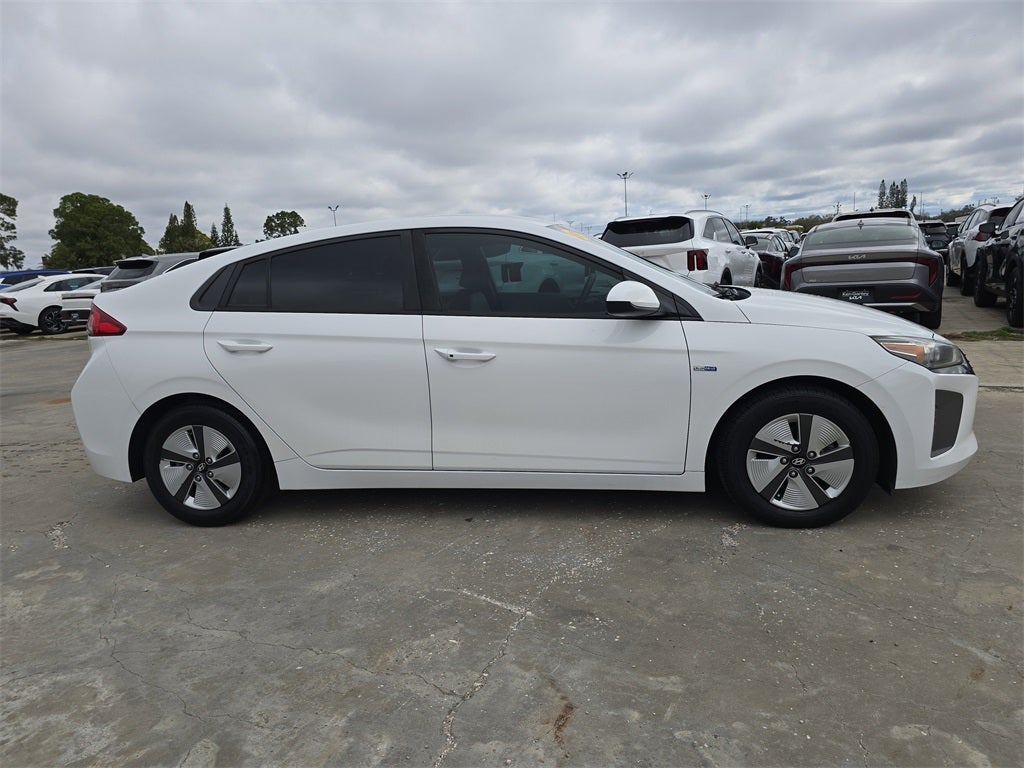2017 Hyundai Ioniq Hybrid Blue