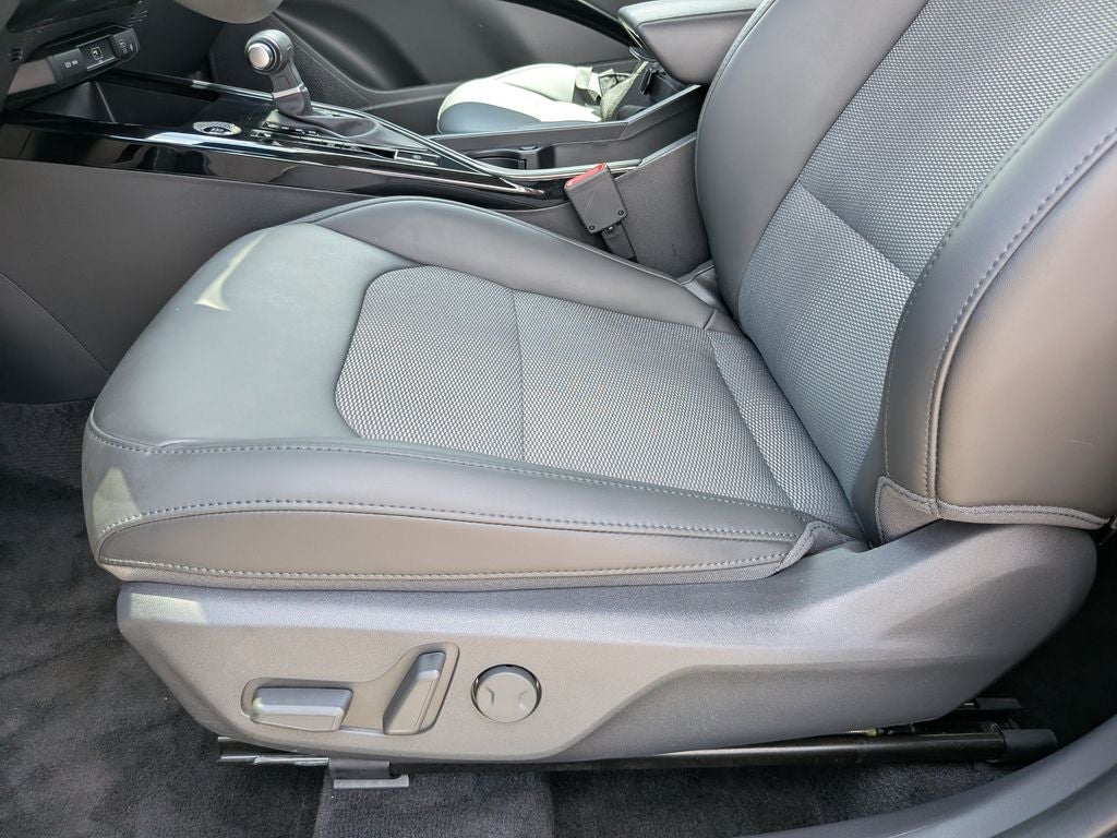 2025 Kia Niro EX Touring