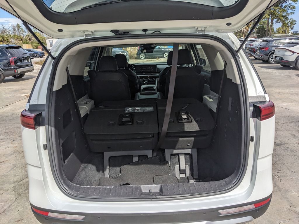 2024 Kia Carnival LX