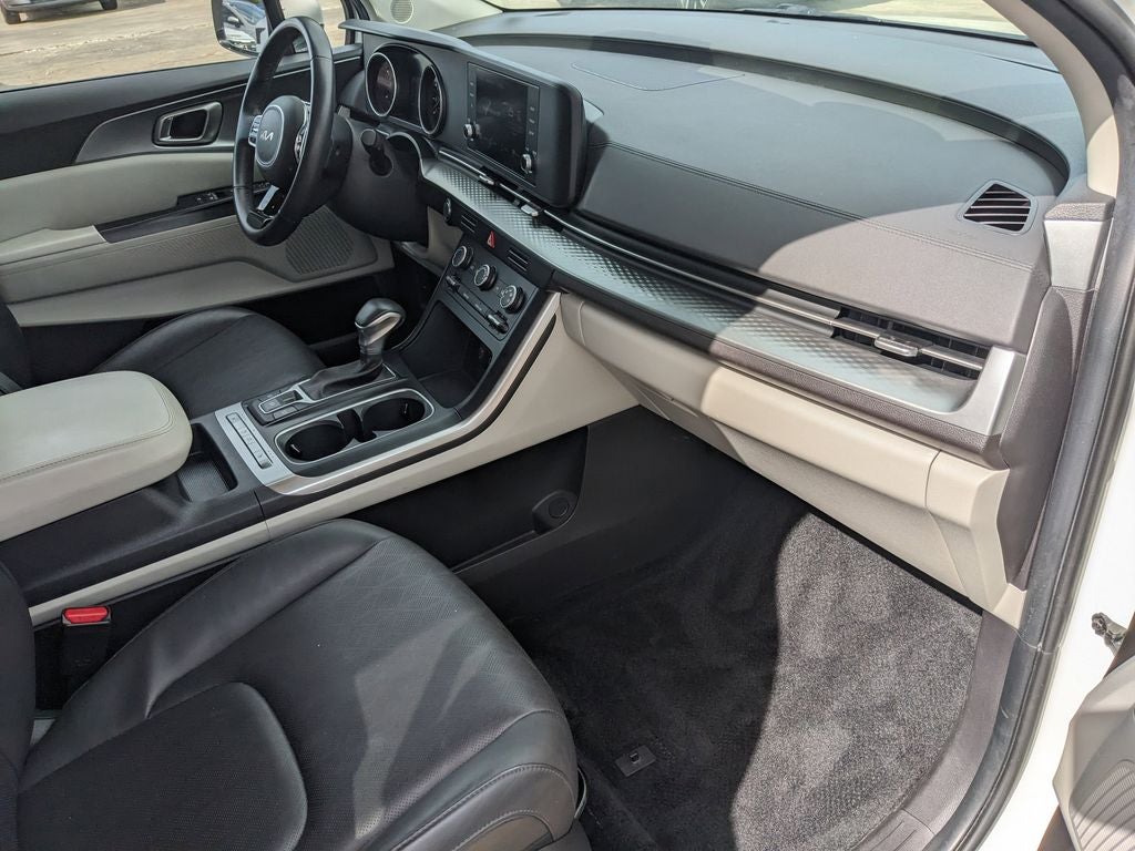 2024 Kia Carnival LX