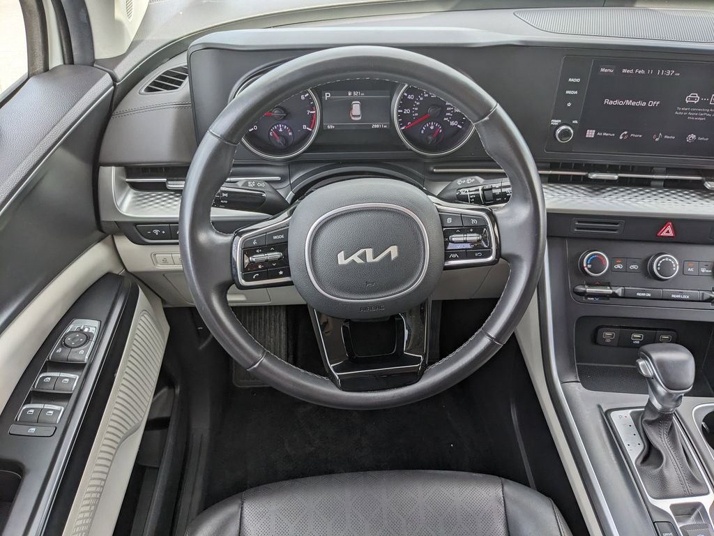 2024 Kia Carnival LX