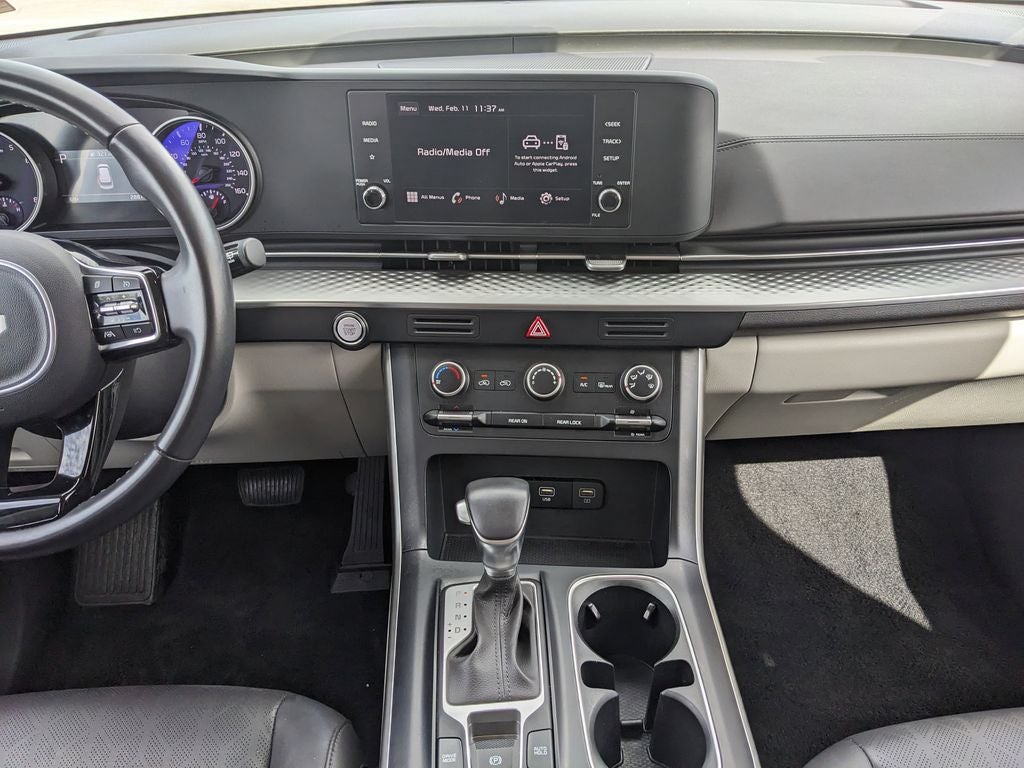 2024 Kia Carnival LX