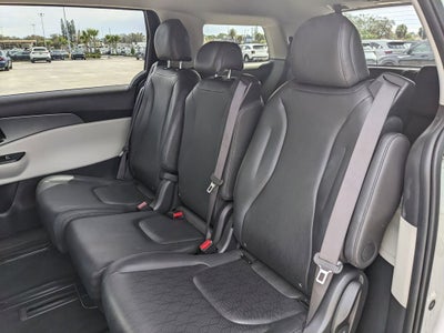 2024 Kia Carnival LX